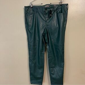 Torrid Fell The Fit Womens Faux Leather Green  Soft  Ankle  Pants 18T NWT